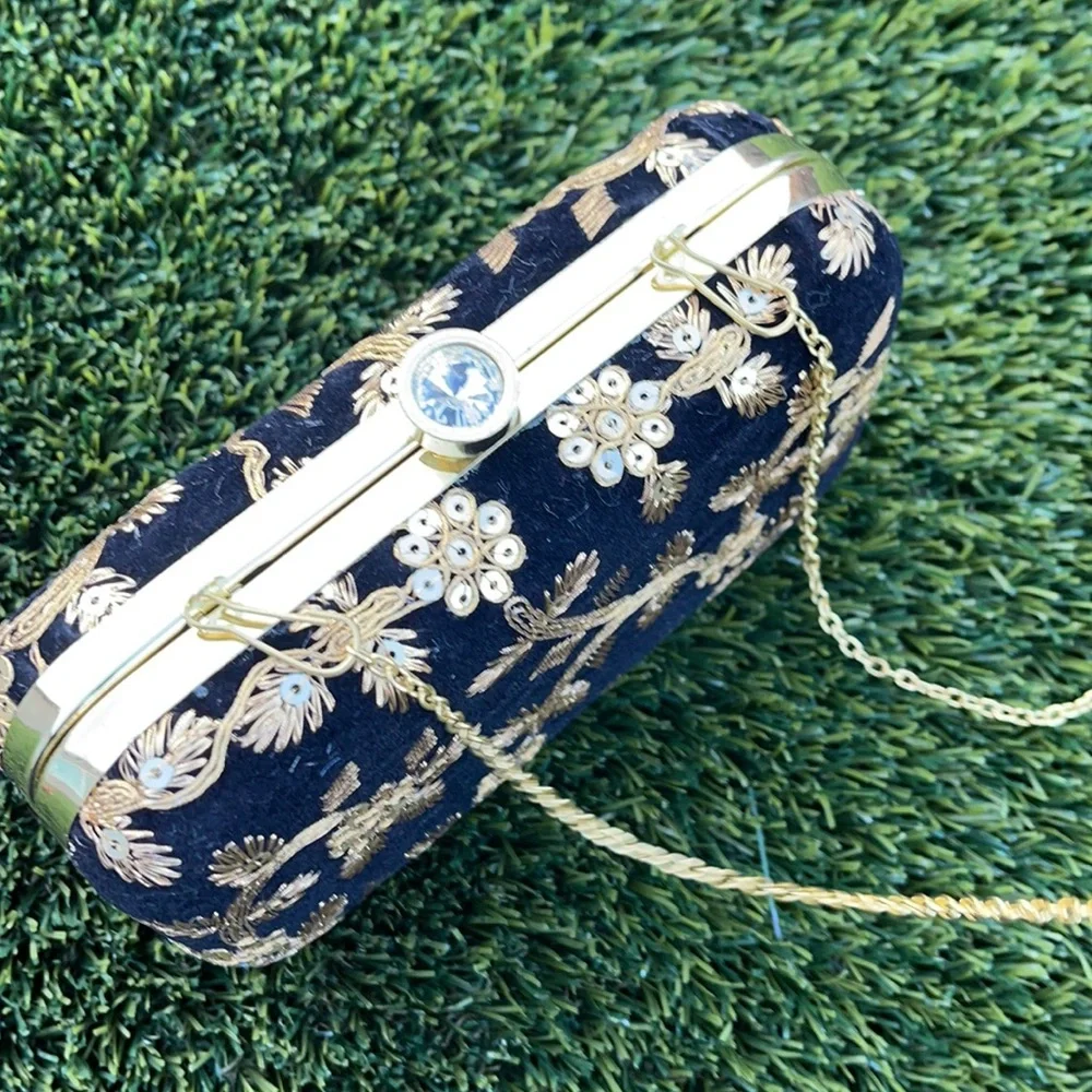 Clutch purse - Picture 4 of 5